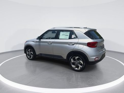 New 2026 Hyundai Venue SEL FWD image 6