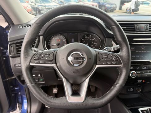 Used 2019 Nissan Rogue SV FWD image 18