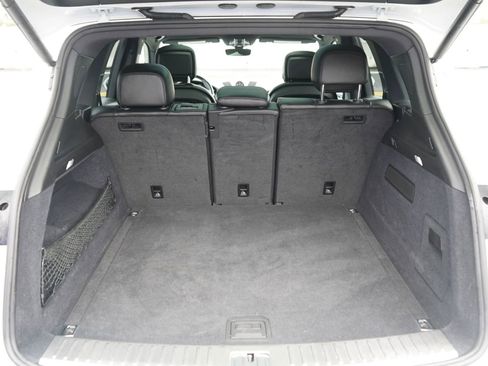 Used 2019 Porsche Cayenne Sport Utility 4D image 24