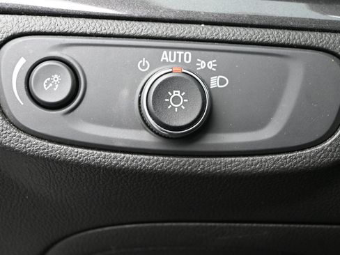 Used 2022 Buick Encore Preferred w/ Safety Package AWD/4WD image 19