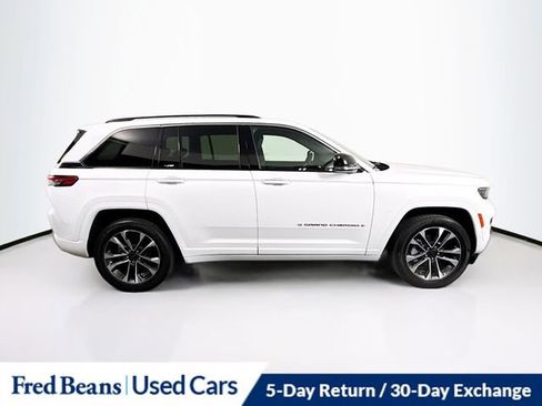Used 2023 Jeep Grand Cherokee Overland w/ Luxury Tech Group IV AWD/4WD image 9