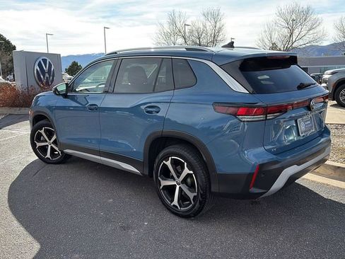 Certified 2025 Volkswagen Tiguan SE image 4