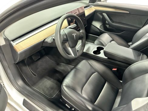 Certified 2022 Tesla Model 3 Long Range AWD/4WD image 9