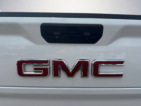 Used 2022 GMC Sierra 1500 AT4 w/ AT4 Premium Package AWD/4WD image 36