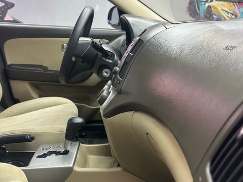 Used 2009 Hyundai Elantra GLS image 25