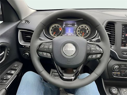 Used 2023 Jeep Cherokee Altitude Lux w/ Lux Elite Package image 30