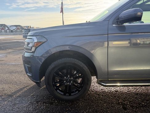 Used 2022 Ford Expedition XLT image 10