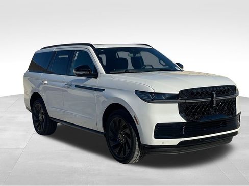 New 2025 Lincoln Navigator Reserve w/ Jet Appearance Package image 7