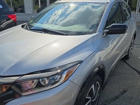Used 2019 Honda HR-V Sport image 2