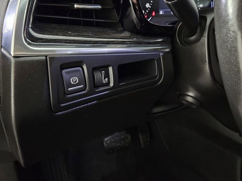 Used 2020 Cadillac XT5 Premium Luxury image 26