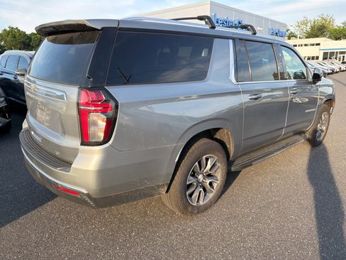 Certified 2023 Chevrolet Suburban LT AWD/4WD image 3