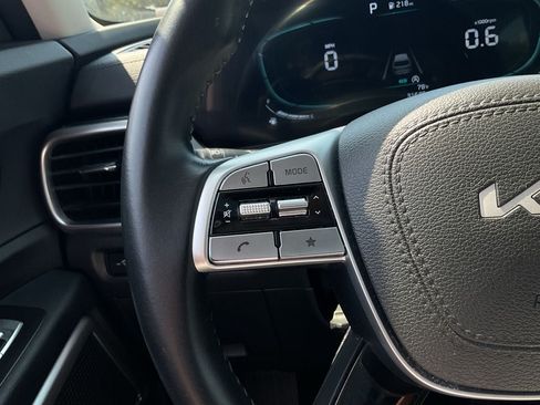 Used 2025 Kia Telluride S FWD image 42