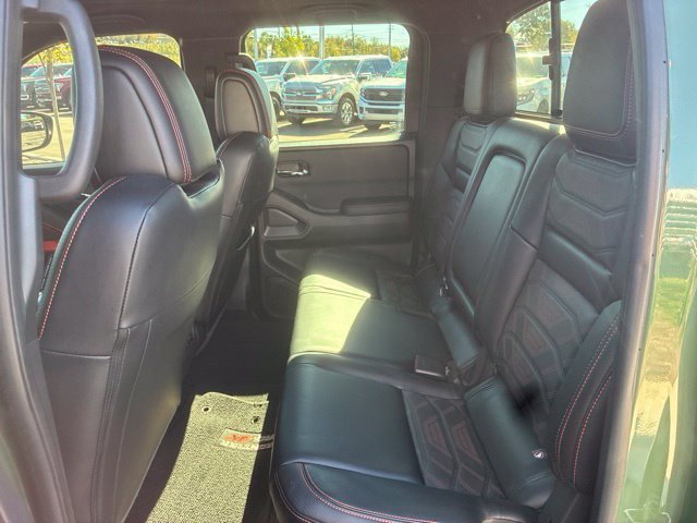 Used 2025 Nissan Frontier 4x4 Crew Cab image 22