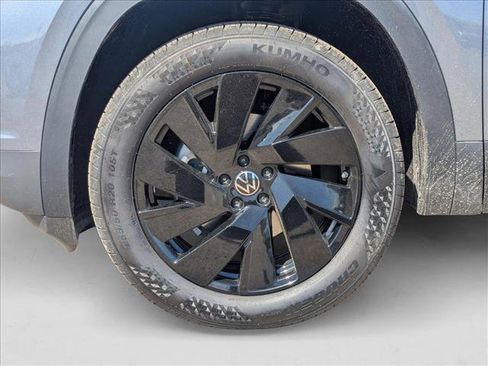 New 2025 Volkswagen Atlas Cross Sport SE image 10