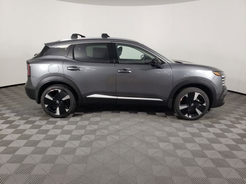 New 2026 Nissan Kicks SR w/ Cold Weather Package image 3