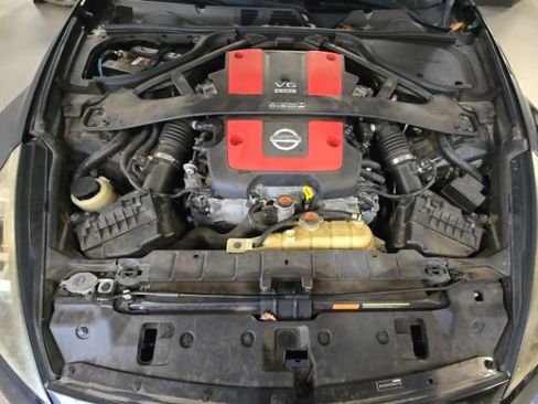 Used 2015 Nissan 370Z NISMO RWD image 12