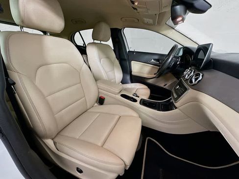 Used 2018 Mercedes-Benz GLA 250 image 15