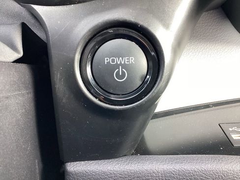 Used 2025 Toyota Sienna LE image 24