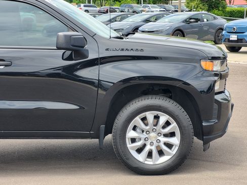 Used 2021 Chevrolet Silverado 1500 Custom w/ LPO, Dark Essentials Package AWD/4WD image 7