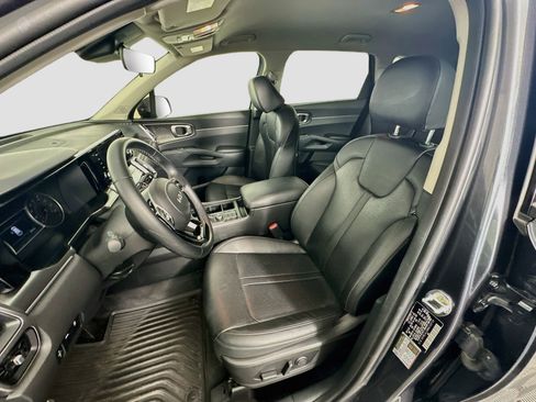 Used 2022 Kia Sorento S FWD image 13