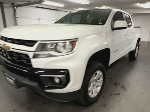 Certified 2022 Chevrolet Colorado LT w/ Luxury Package AWD/4WD image 4