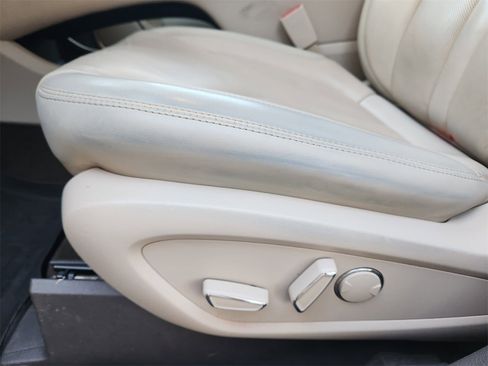 Used 2019 Lincoln Nautilus Select image 23