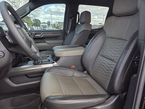 Used 2023 Chevrolet Silverado 1500 ZR2 w/ Technology Package image 15