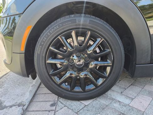 Used 2020 MINI Cooper 4-Door Hardtop w/ Signature Upholstery Package image 39