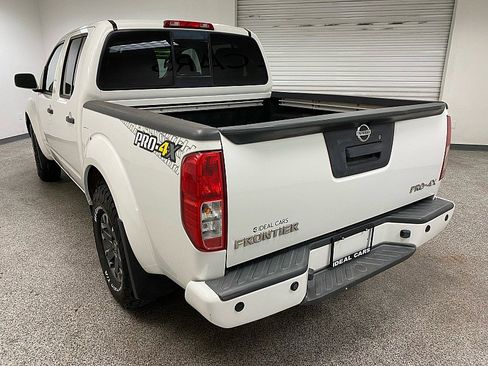 Used 2018 Nissan Frontier PRO-4X image 7