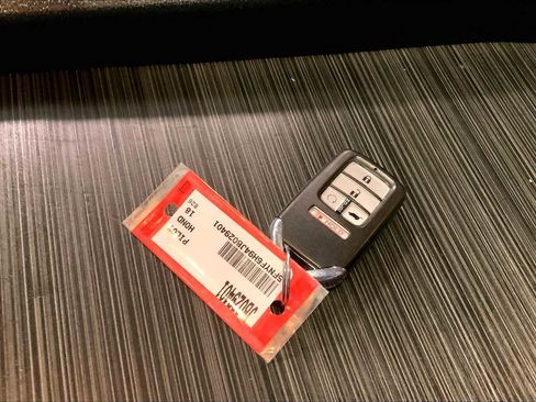 Used 2018 Honda Pilot Touring image 16