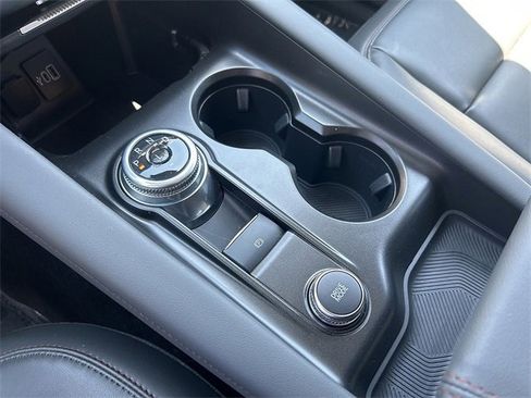 Used 2025 Ford Explorer Active w/ Active Comfort Package image 12