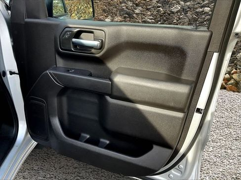 Used 2021 Chevrolet Silverado 1500 Custom image 21