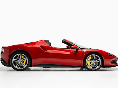 Used 2025 Ferrari 296 GTS RWD image 4
