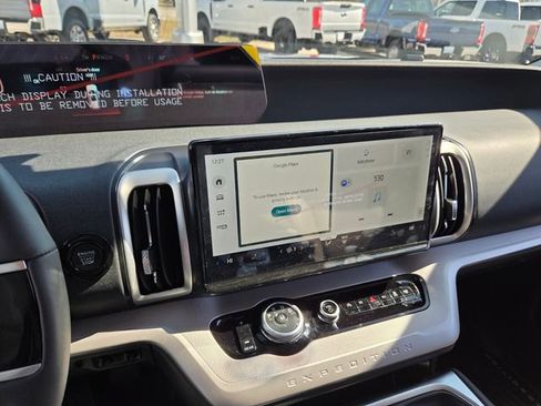 New 2026 Ford Expedition Active image 19