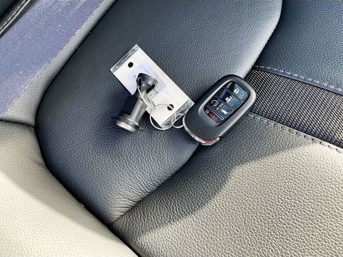 Used 2025 Honda Pilot Touring image 36