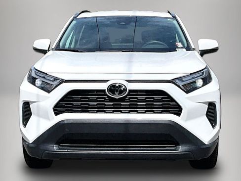 Used 2022 Toyota RAV4 XLE FWD image 3