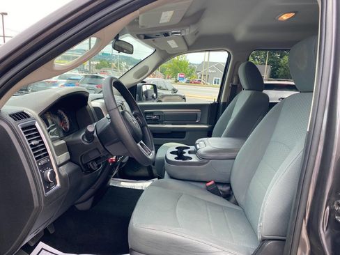 Used 2018 RAM 1500 Classic SLT AWD/4WD image 9