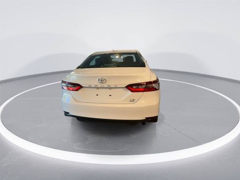 Used 2022 Toyota Camry LE AWD/4WD image 7