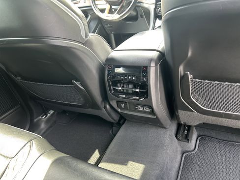 Certified 2022 Jeep Grand Cherokee Summit w/ Advanced Protech Group IV AWD/4WD image 17