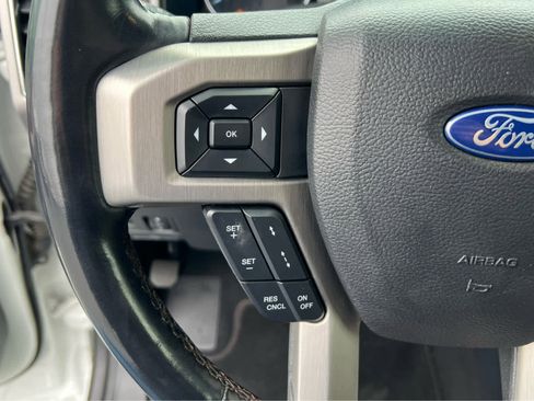 Used 2022 Ford F450 Platinum w/ FX4 Off-Road Package image 34