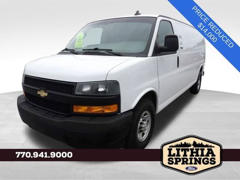 Used 2018 Chevrolet Express 2500 Extended image 3