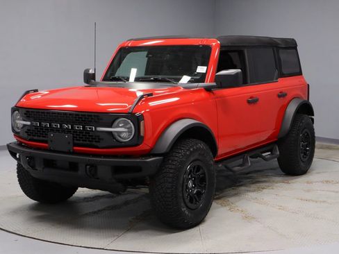 Certified 2024 Ford Bronco Wildtrak AWD/4WD image 9