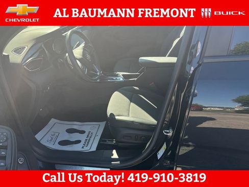 Used 2023 Buick Encore GX Select w/ Sport Touring Package FWD image 9