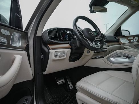 Used 2023 Mercedes-Benz GLS 450 4MATIC image 8