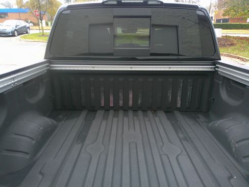 Used 2024 Nissan Titan PRO-4X w/ Pro-4x Convenience Package image 33