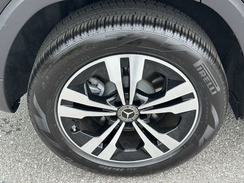 Certified 2025 Mercedes-Benz GLB 250 image 19