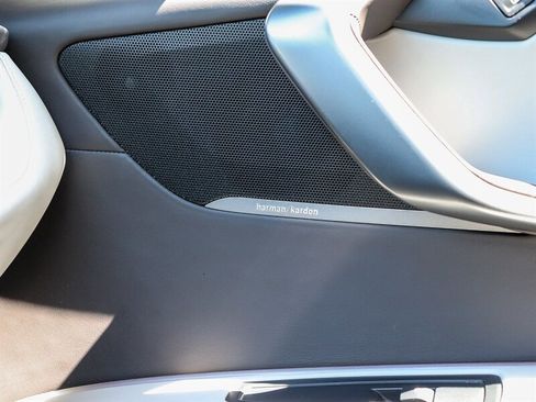 Used 2017 BMW i8 image 35