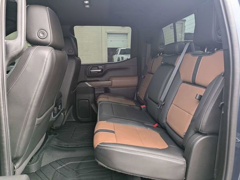 Used 2021 Chevrolet Silverado 1500 High Country image 14