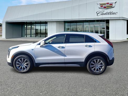 Certified 2021 Cadillac XT4 Premium Luxury w/ Cold Weather Package image 2