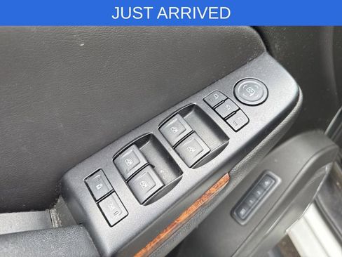 Used 2018 Chevrolet Suburban Premier AWD/4WD image 6